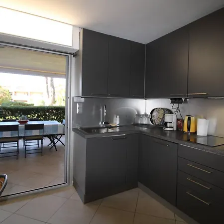 Edencau Pour 4 Personnes Climatise Proche De La Avec Piscine Commune Au Pradet * Le Pradet