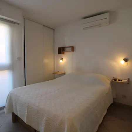 Edencau Pour 4 Personnes Climatise Proche De La Avec Piscine Commune Au Pradet Lejlighed *